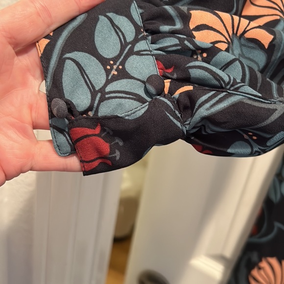 NWT ASOS maxi dress, cut out in the shoulders, chest & back. US size 8. Beautifu - Picture 4 of 8